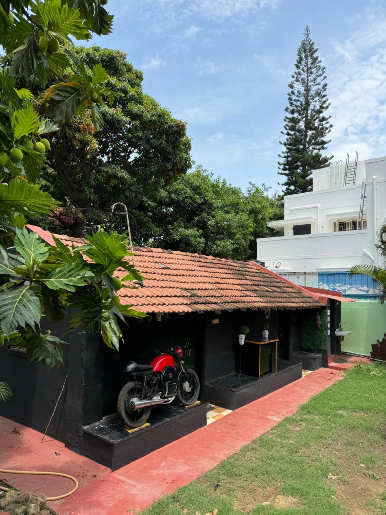 The Lazy Palm Shack Hotel Coimbatore Bagian luar foto